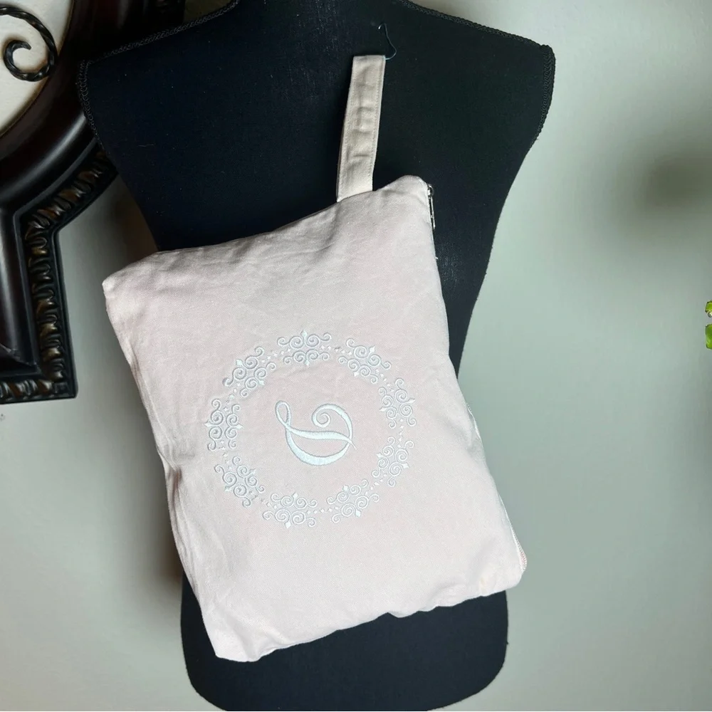 Lily Juliet Pale Pink Makeup Pouch Bag with White Monogram Embroidered “D” NEW